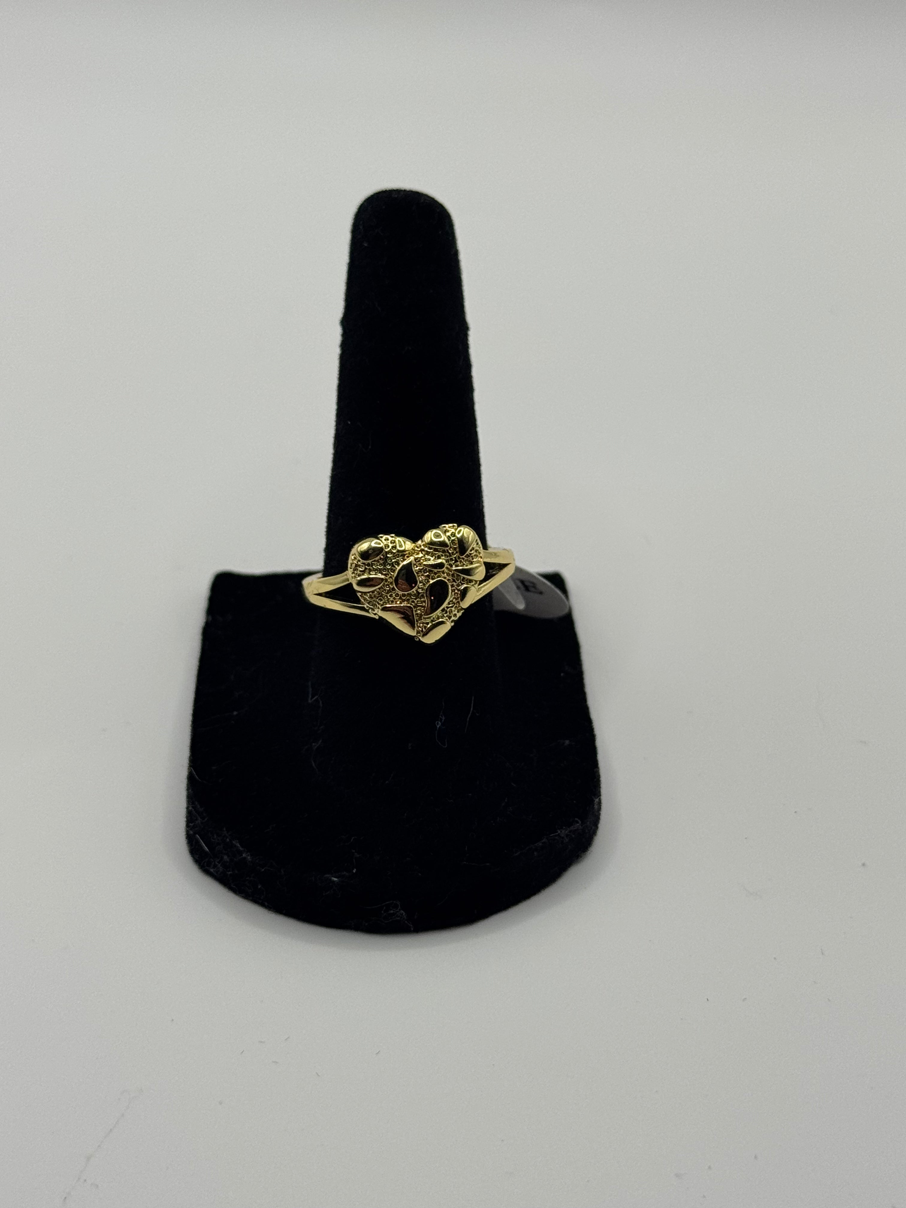 Heart nugget ring